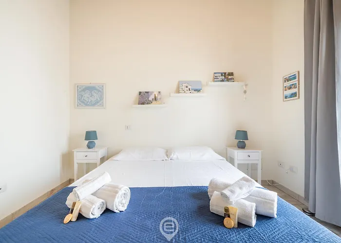 Sunlit 47 * Calasetta